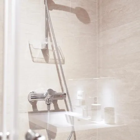 شقة Aurora And Midnight Sun